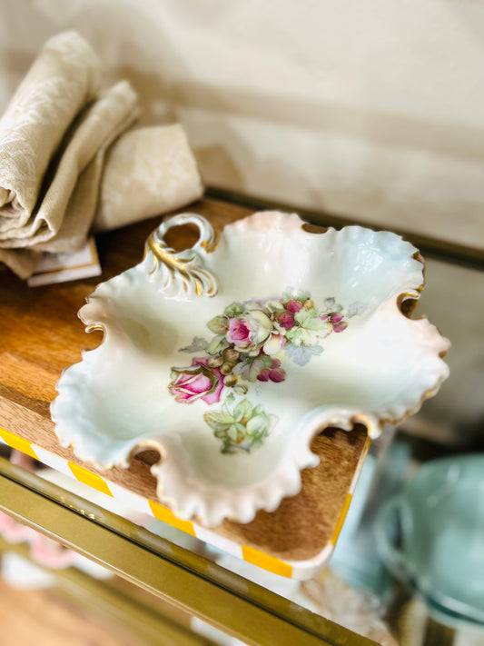Dainty Petals Dish