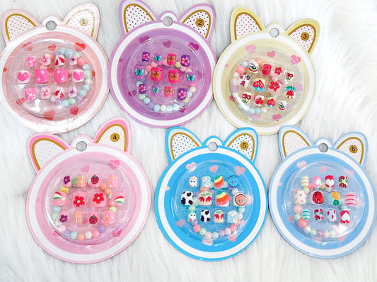 Cat Press On Nail Set with Bracelet