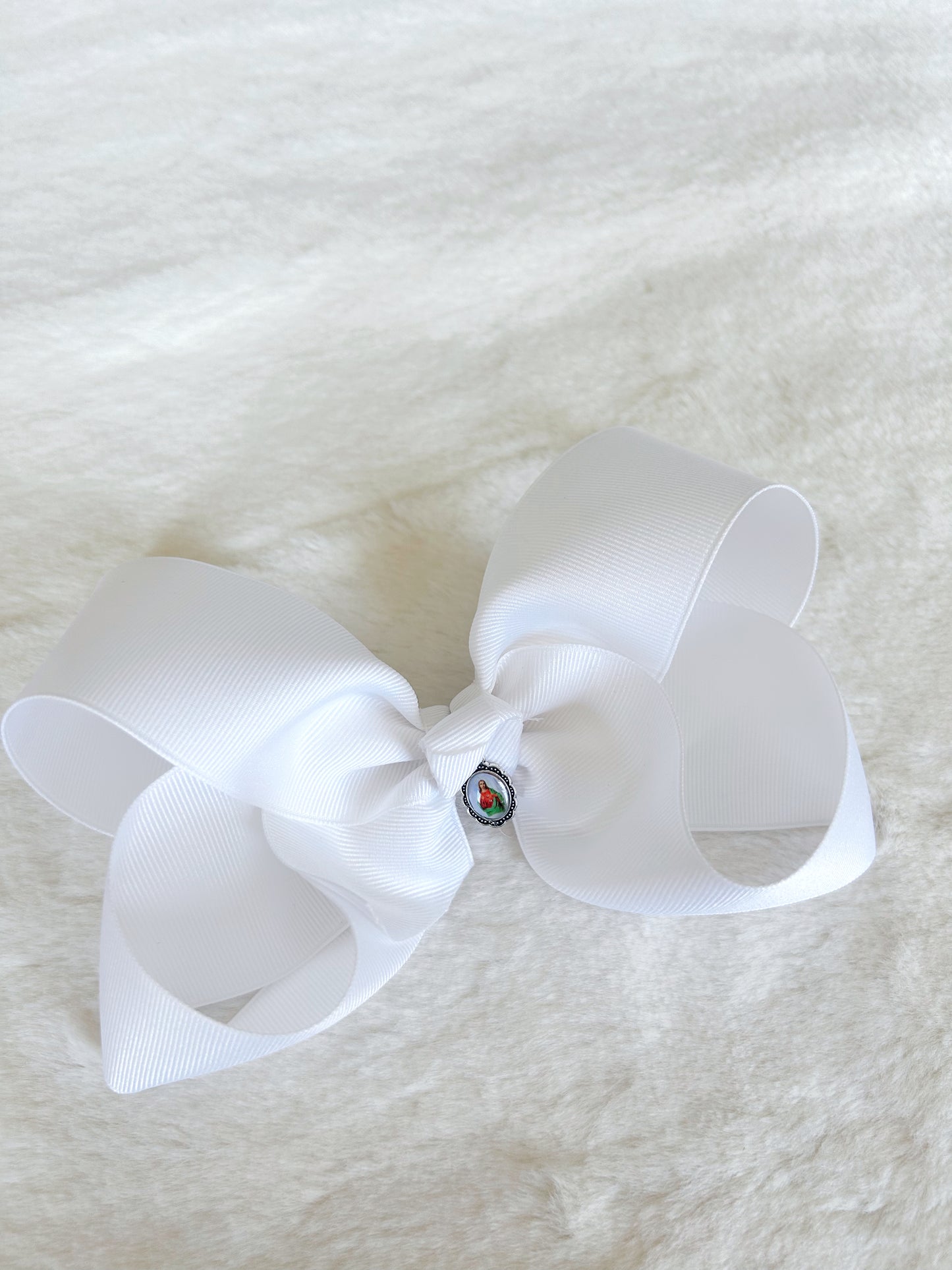 Rose White Classic Bow with Charm