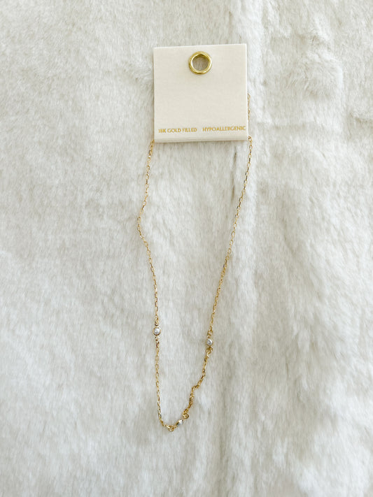 Belle Gold Necklace with Pearls